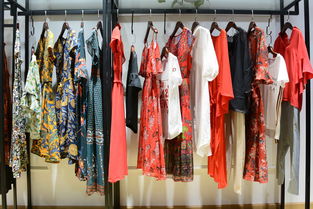 千百惠服裝批發 如何合理進貨與服裝輔料批發策略