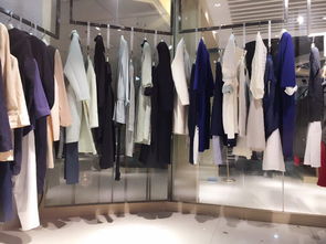 一席之地 品牌折扣女裝尾貨批發的優勢與機遇